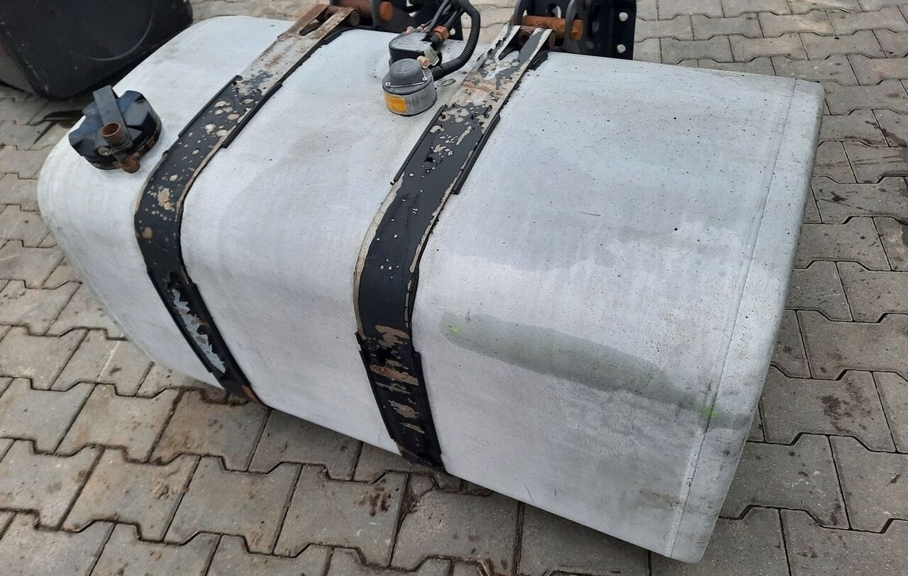 Volvo ZBIORNIK PALIWA RENAULT DXI VOLVO FH FM LOW DECK - Serbatori i karburantit për Kamioni: foto 1 Volvo ZBIORNIK PALIWA RENAULT DXI VOLVO FH FM LOW DECK - Serbatori i karburantit për Kamioni: foto 1