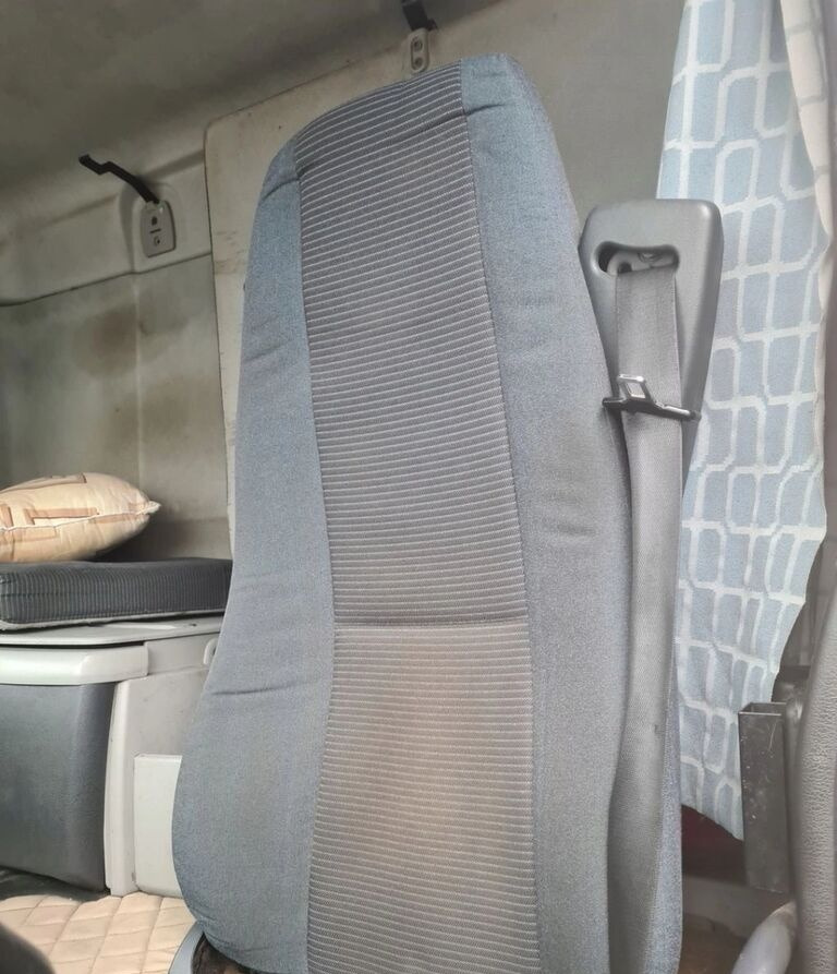Volvo pneumatyczny Volvo FL FE - Ndenjësja për Kamioni: foto 1 Volvo pneumatyczny Volvo FL FE - Ndenjësja për Kamioni: foto 1