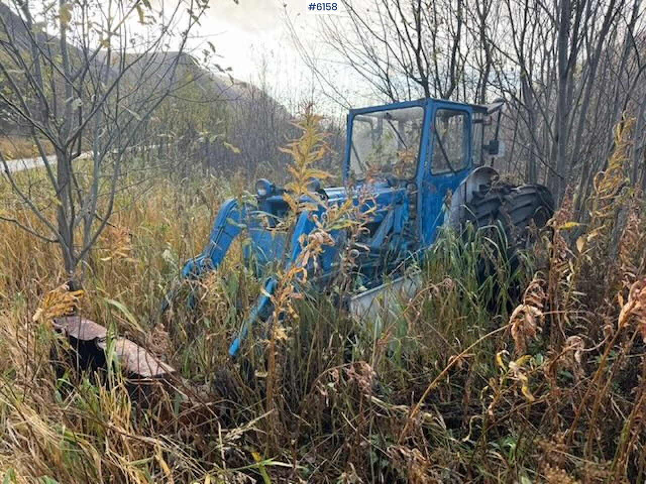 1973 Ford 4000 tractor backhoe. Repair.object - Traktor: foto 5 1973 Ford 4000 tractor backhoe. Repair.object - Traktor: foto 5