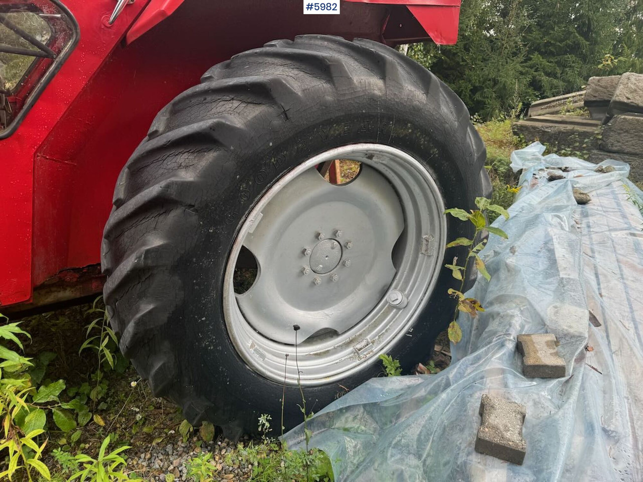 Traktor 1975 Massey Ferguson 168 4x4 w/ loader: foto 15