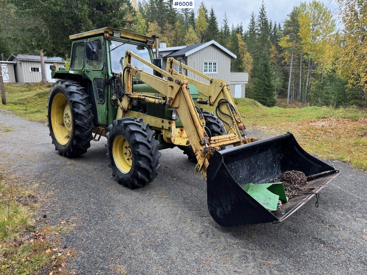 1977 John Deere 2030 w/ front loader, bucket and chains. - Traktor: foto 4 1977 John Deere 2030 w/ front loader, bucket and chains. - Traktor: foto 4