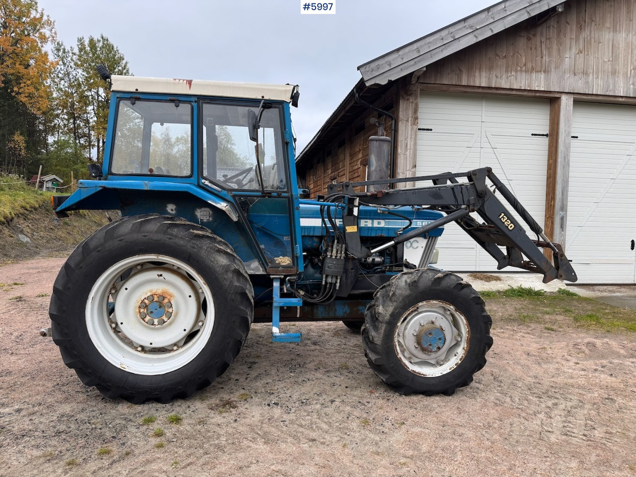 1983 Ford 5610 with Front Loader - Traktor: foto 3 1983 Ford 5610 with Front Loader - Traktor: foto 3