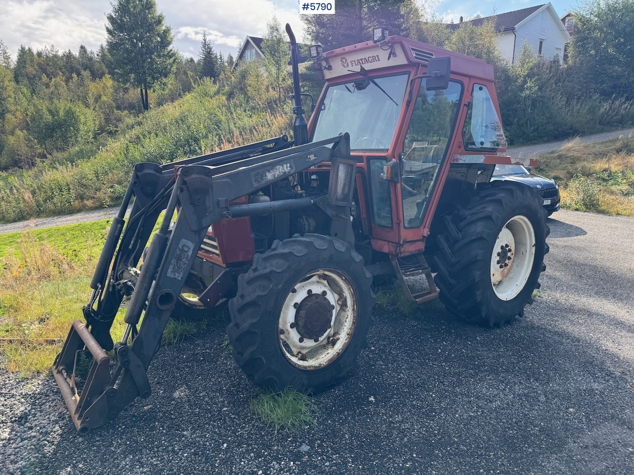 1986 Fiat 70-90 DT w/ front loader. - Traktor: foto 2 1986 Fiat 70-90 DT w/ front loader. - Traktor: foto 2