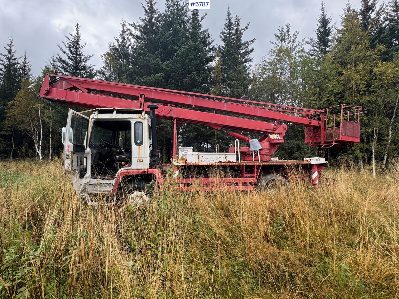 1986 Volvo FL614 with Lift. SEE VIDEO! - Platformë ajrore e montuar në kamion: foto 3 1986 Volvo FL614 with Lift. SEE VIDEO! - Platformë ajrore e montuar në kamion: foto 3