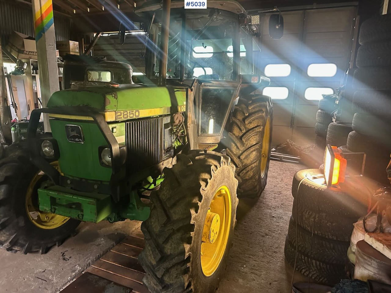 1987 John Deere 2850 Synchron w/ front loader - Traktor: foto 4 1987 John Deere 2850 Synchron w/ front loader - Traktor: foto 4