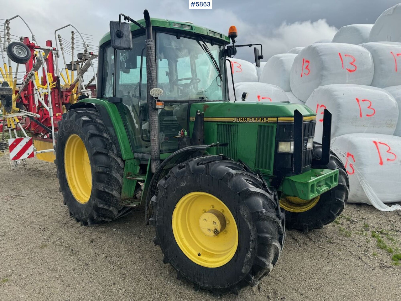 1996 John Deere 6400 4x4 w/ front loader. - Traktor: foto 1 1996 John Deere 6400 4x4 w/ front loader. - Traktor: foto 1