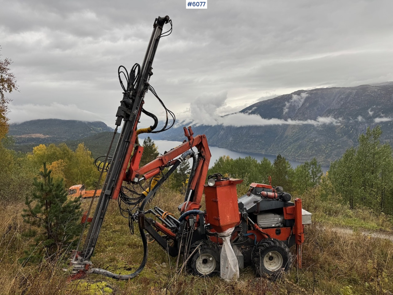 1997 Tamrock Commando 300 - Sondë shpimi: foto 1 1997 Tamrock Commando 300 - Sondë shpimi: foto 1