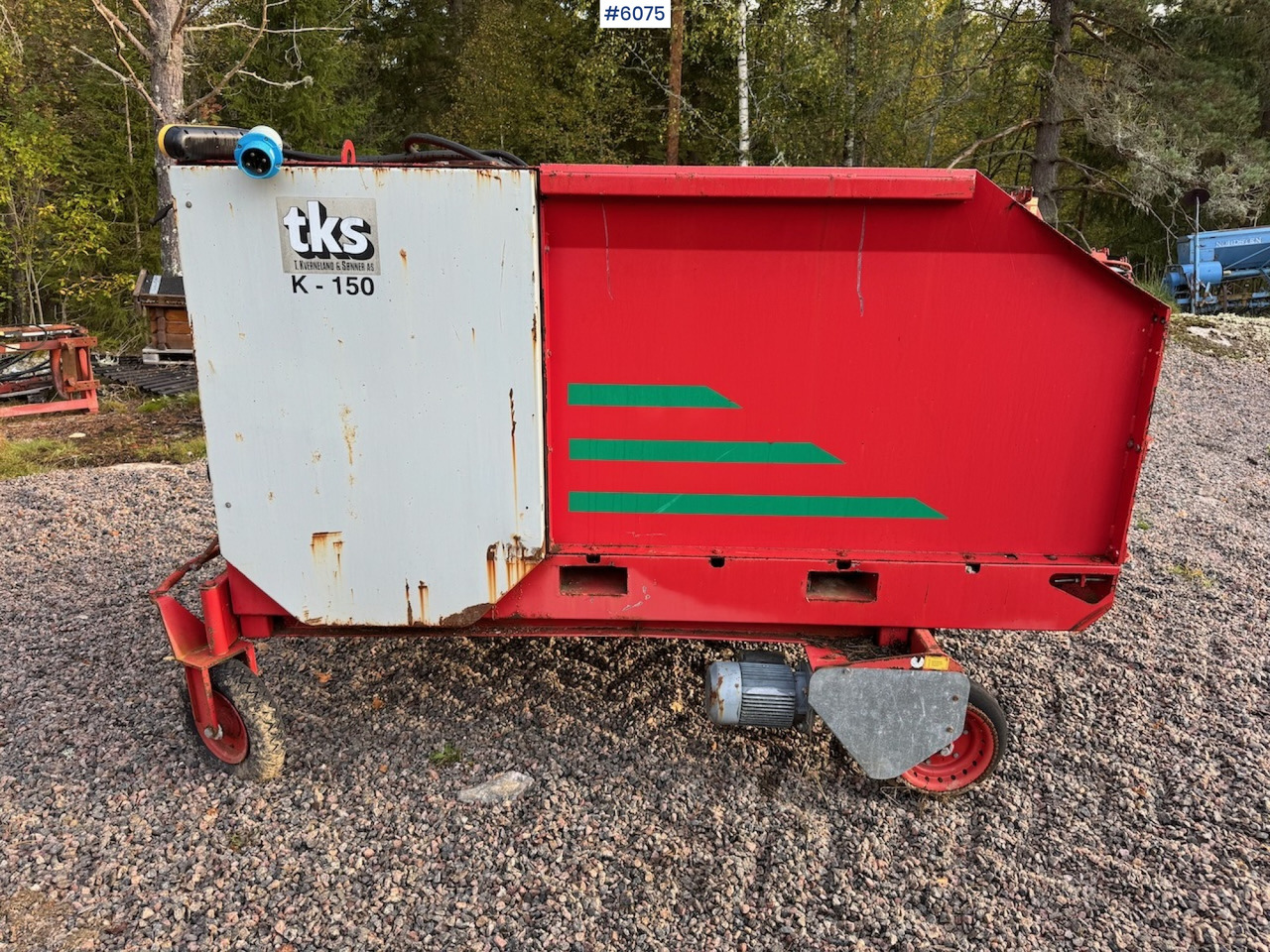 2000 TKS K-150 Round bale cutter with wheel drive. - Barkthyese: foto 1 2000 TKS K-150 Round bale cutter with wheel drive. - Barkthyese: foto 1