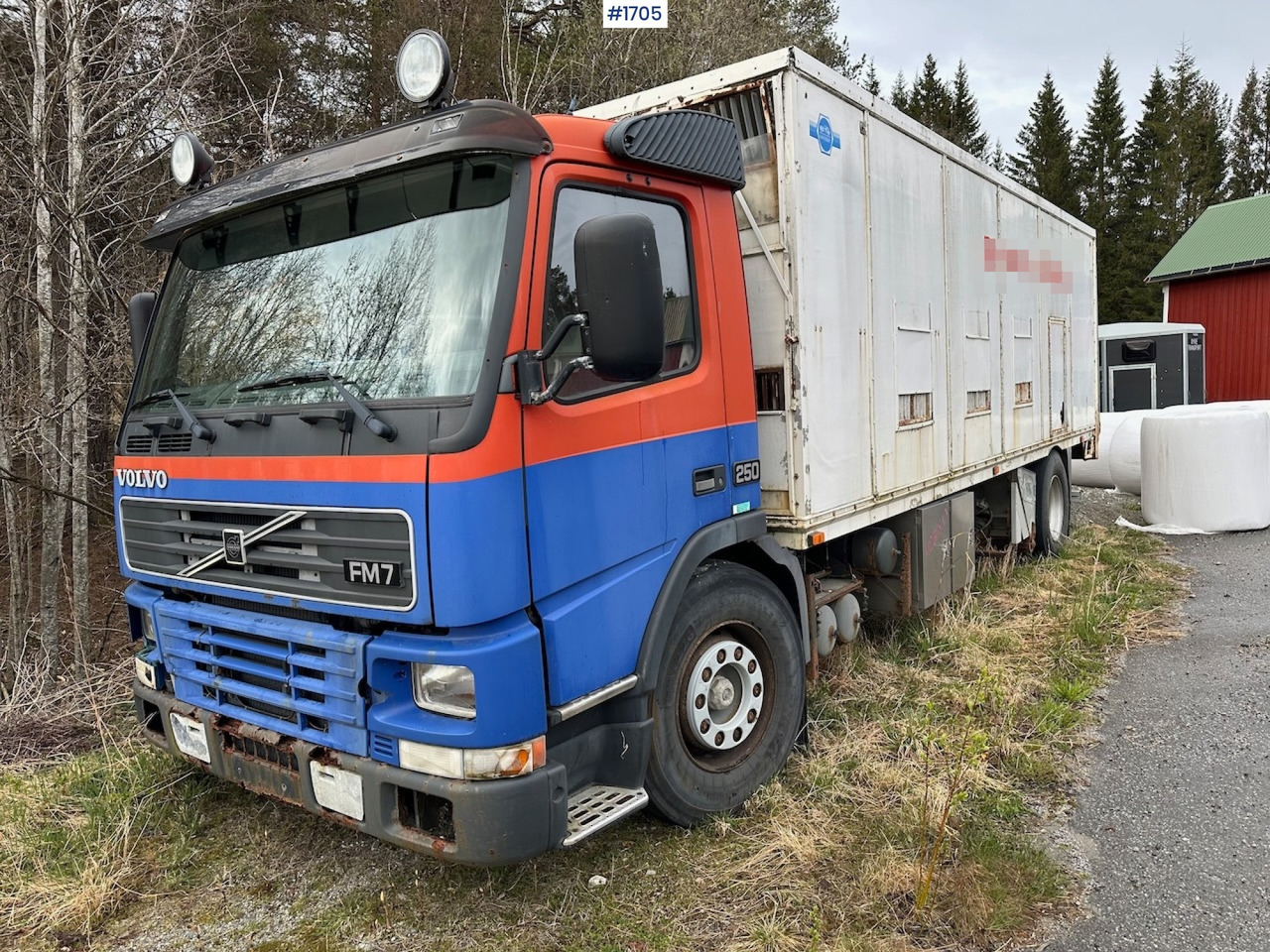 2000 Volvo 250 4x2 reparasjonsobjekt - Kamion vagonetë: foto 2 2000 Volvo 250 4x2 reparasjonsobjekt - Kamion vagonetë: foto 2