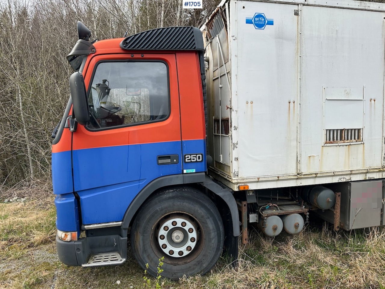 2000 Volvo 250 4x2 reparasjonsobjekt - Kamion vagonetë: foto 4 2000 Volvo 250 4x2 reparasjonsobjekt - Kamion vagonetë: foto 4
