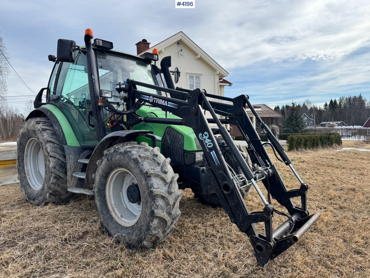 2001 Deutz-fahr Agrotron 85 w/ Front loader. 4450 hours! - Traktor: foto 1 2001 Deutz-fahr Agrotron 85 w/ Front loader. 4450 hours! - Traktor: foto 1