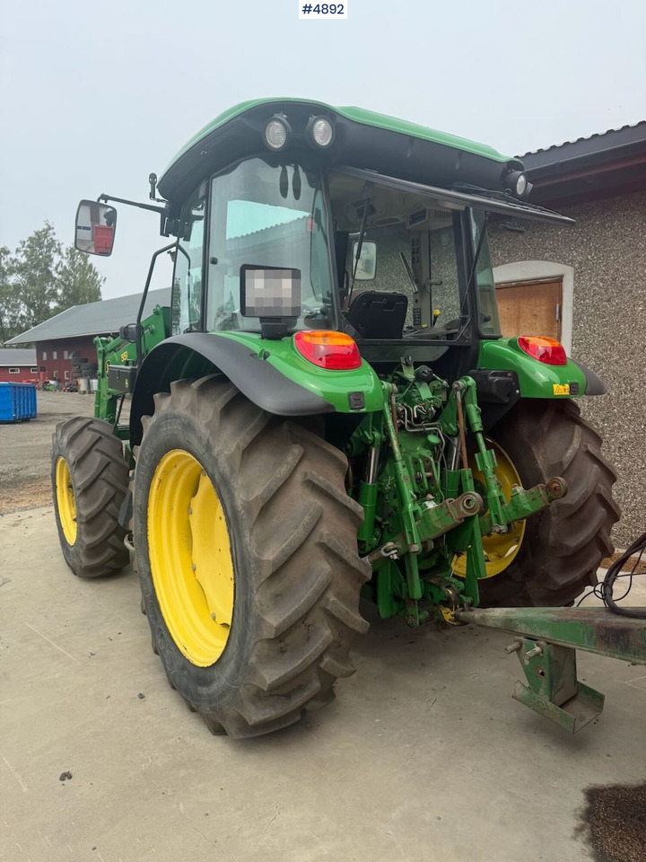 2004 John Deere 5720 4x4 w/ front loader - Traktor: foto 4 2004 John Deere 5720 4x4 w/ front loader - Traktor: foto 4