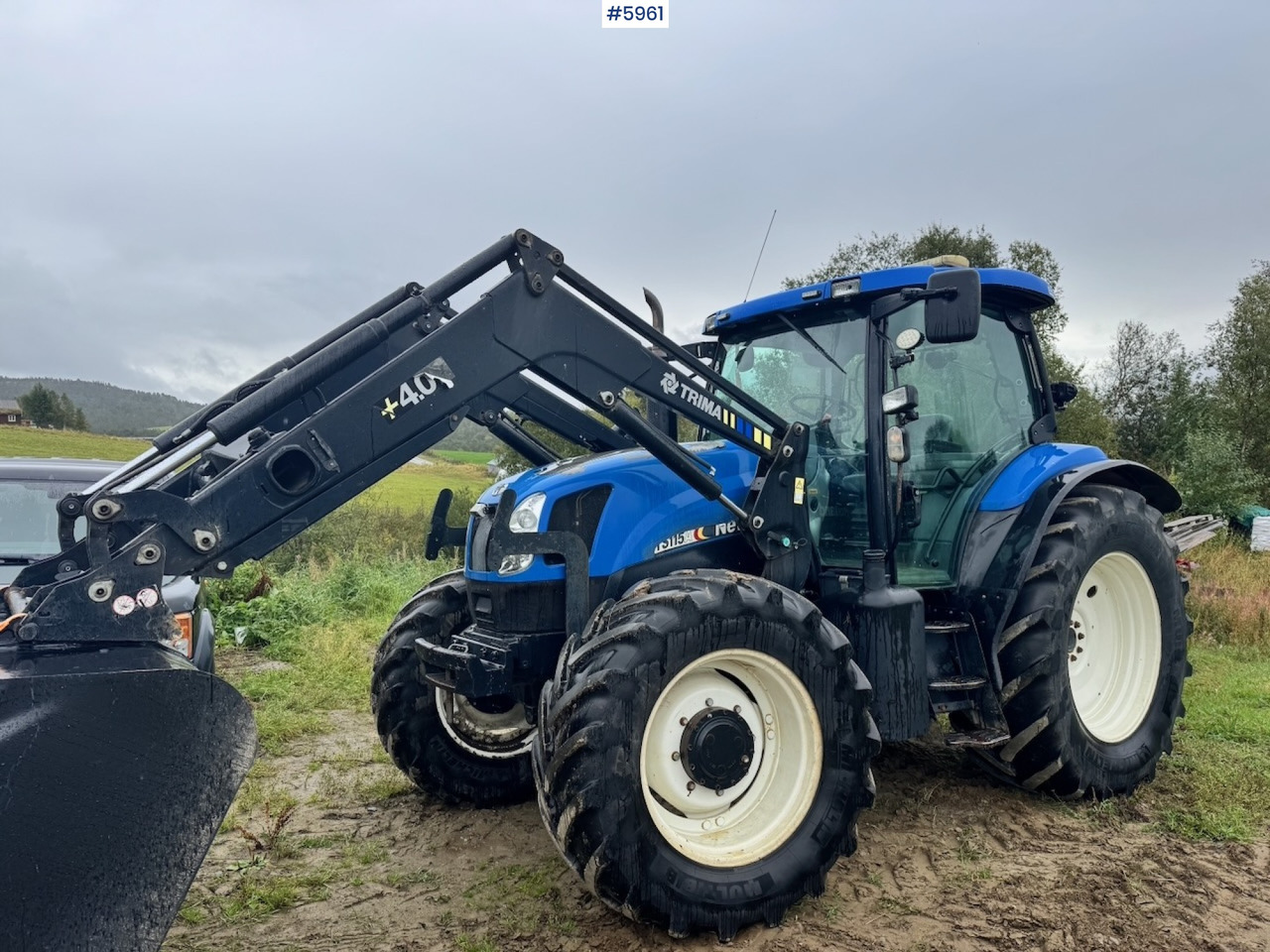 2004 New Holland TS115A with front loader - Traktor: foto 3 2004 New Holland TS115A with front loader - Traktor: foto 3