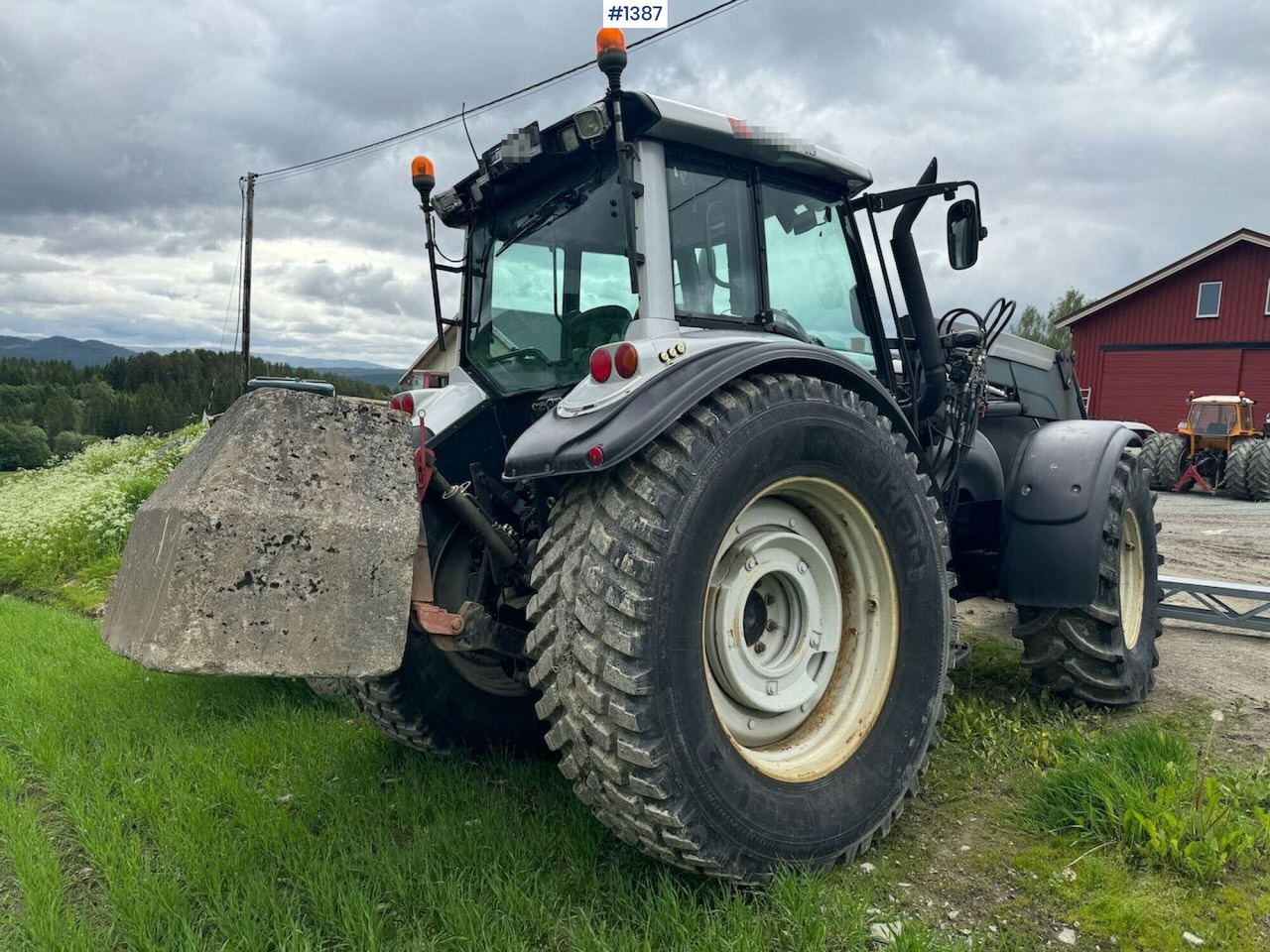 2007 Valtra T190 4x4 Tractor w/ bucket - Traktor: foto 3 2007 Valtra T190 4x4 Tractor w/ bucket - Traktor: foto 3