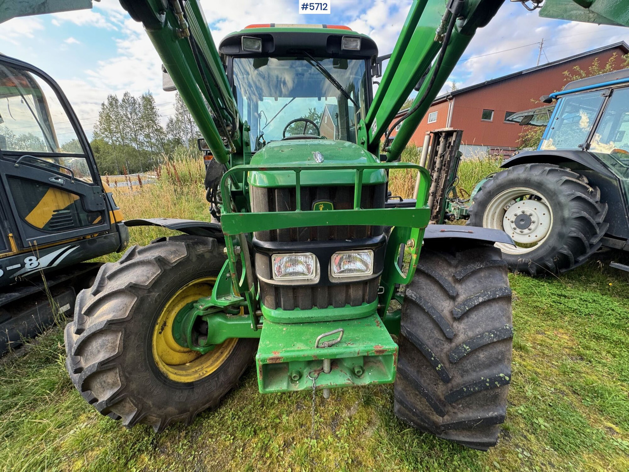 2008 John Deere 6320 SE with front loader and 2 buckets! - Traktor: foto 4 2008 John Deere 6320 SE with front loader and 2 buckets! - Traktor: foto 4