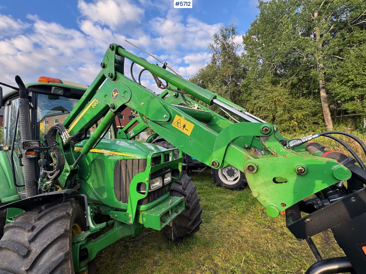 2008 John Deere 6320 SE with front loader and 2 buckets! - Traktor: foto 5 2008 John Deere 6320 SE with front loader and 2 buckets! - Traktor: foto 5