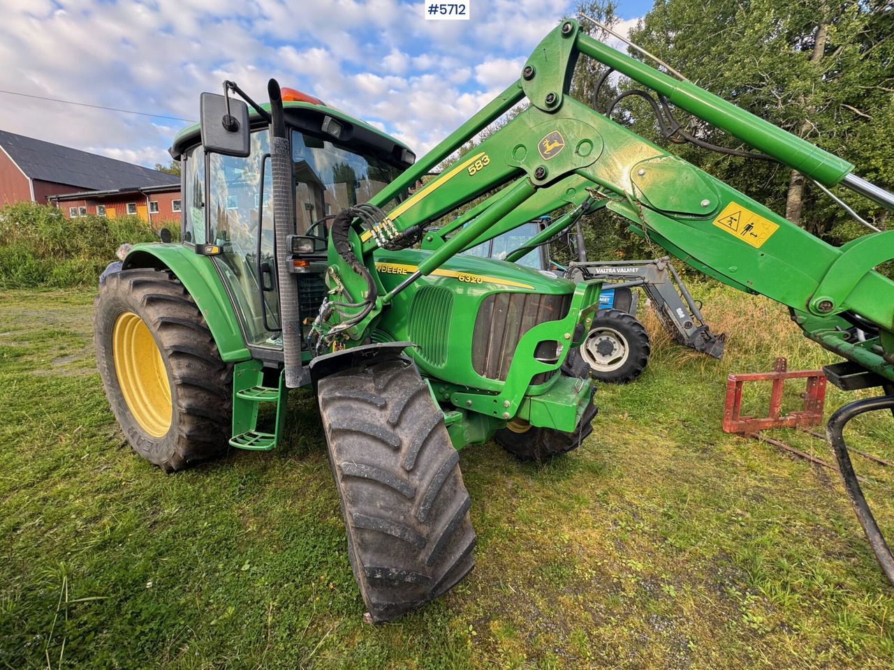 2008 John Deere 6320 SE with front loader and 2 buckets! - Traktor: foto 2 2008 John Deere 6320 SE with front loader and 2 buckets! - Traktor: foto 2
