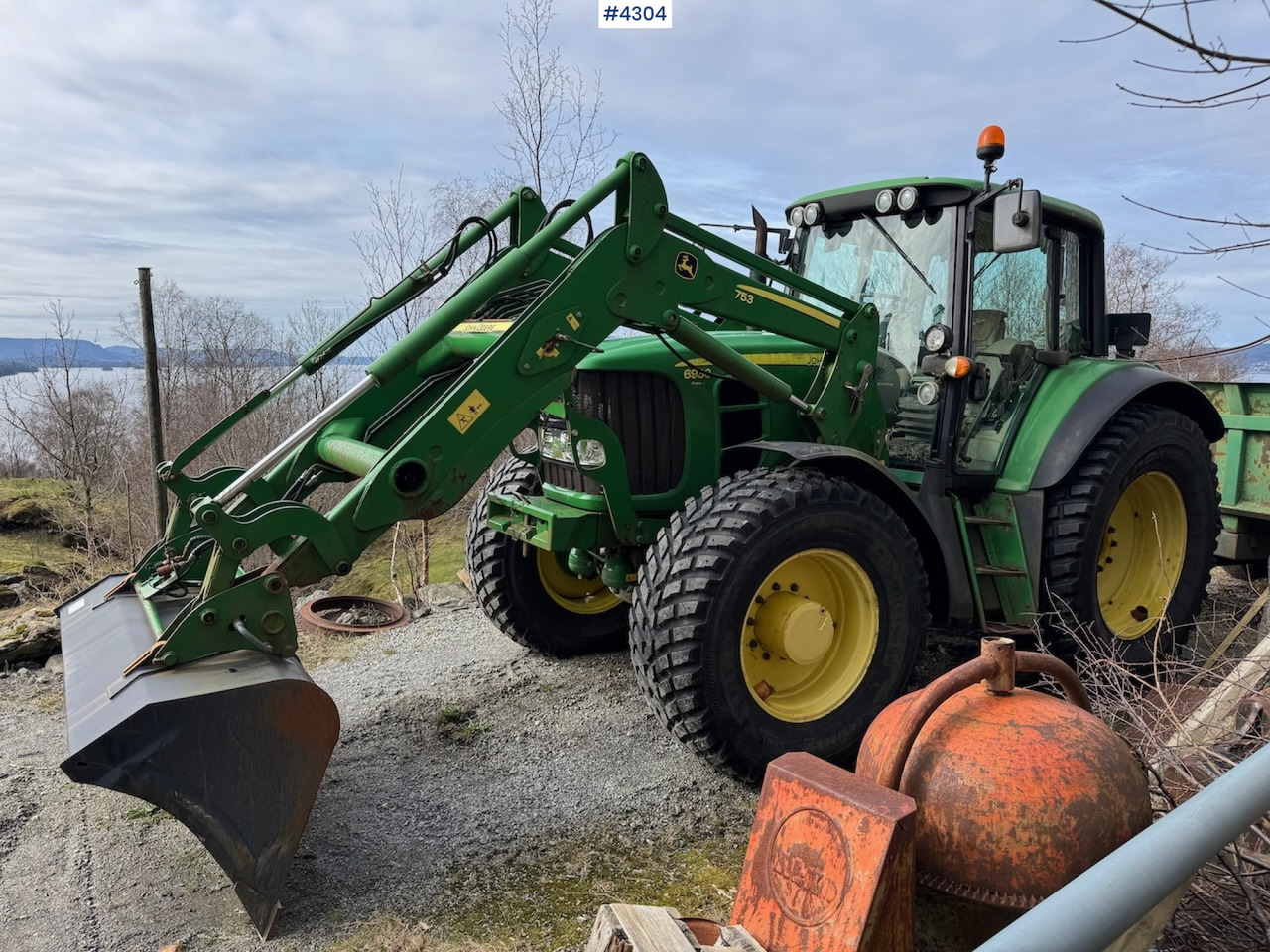 2009 John Deere 6930 Premium m/frontlaster - Traktor: foto 3 2009 John Deere 6930 Premium m/frontlaster - Traktor: foto 3
