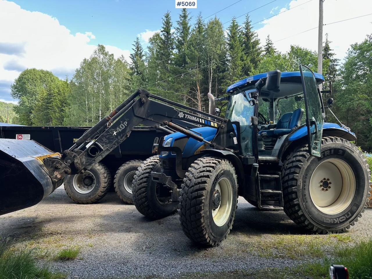 2009 New Holland T6040 SS w/ Trima front loader - Traktor: foto 1 2009 New Holland T6040 SS w/ Trima front loader - Traktor: foto 1