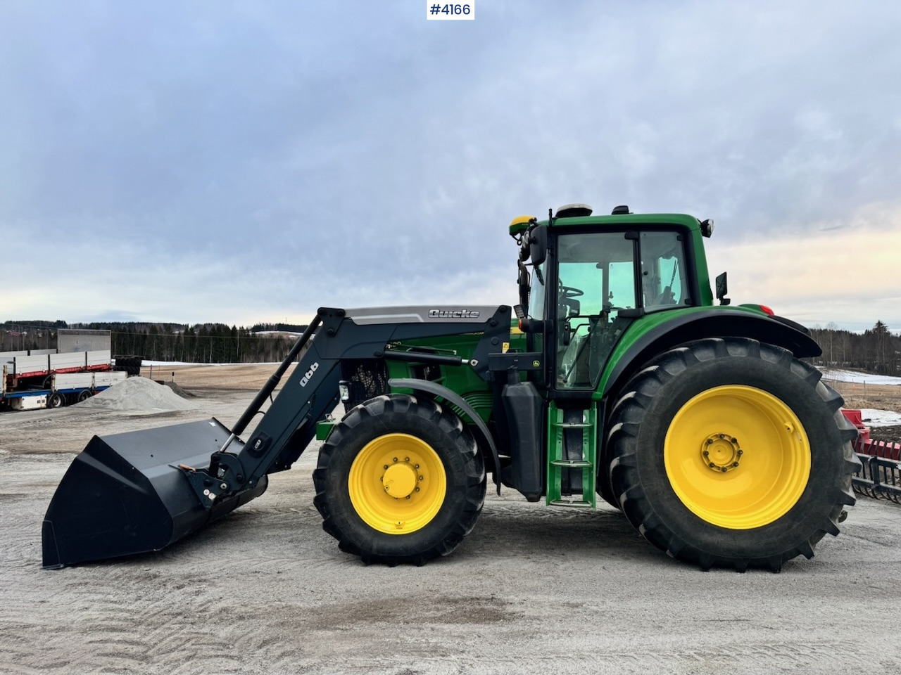 2010 John Deere 7430 w/ Front loader and GPS. 3760 hours! - Traktor: foto 2 2010 John Deere 7430 w/ Front loader and GPS. 3760 hours! - Traktor: foto 2