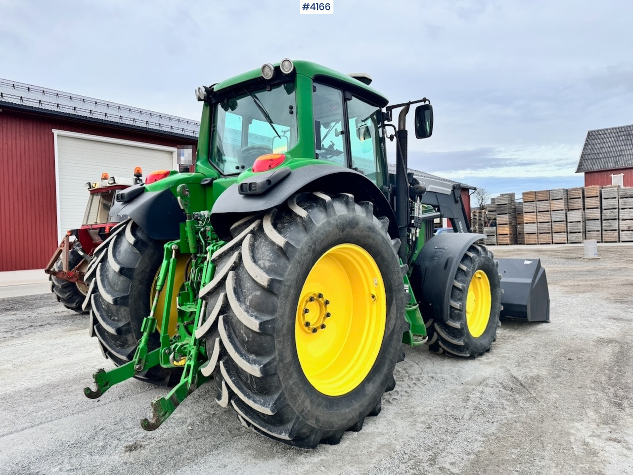 2010 John Deere 7430 w/ Front loader and GPS. 3760 hours! - Traktor: foto 5 2010 John Deere 7430 w/ Front loader and GPS. 3760 hours! - Traktor: foto 5