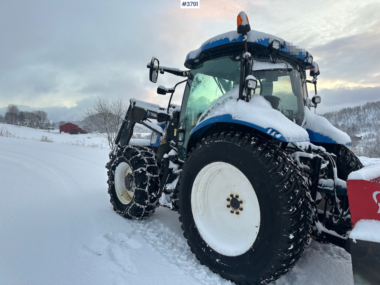 2010 New Holland T6040 4x4 plow rigged tractor w/ Trima +3.0p front loader, brand new chains, snow bucket and Westbjørn snow blower. WATCH VIDEO. - Traktor: foto 5 2010 New Holland T6040 4x4 plow rigged tractor w/ Trima +3.0p front loader, brand new chains, snow bucket and Westbjørn snow blower. WATCH VIDEO. - Traktor: foto 5
