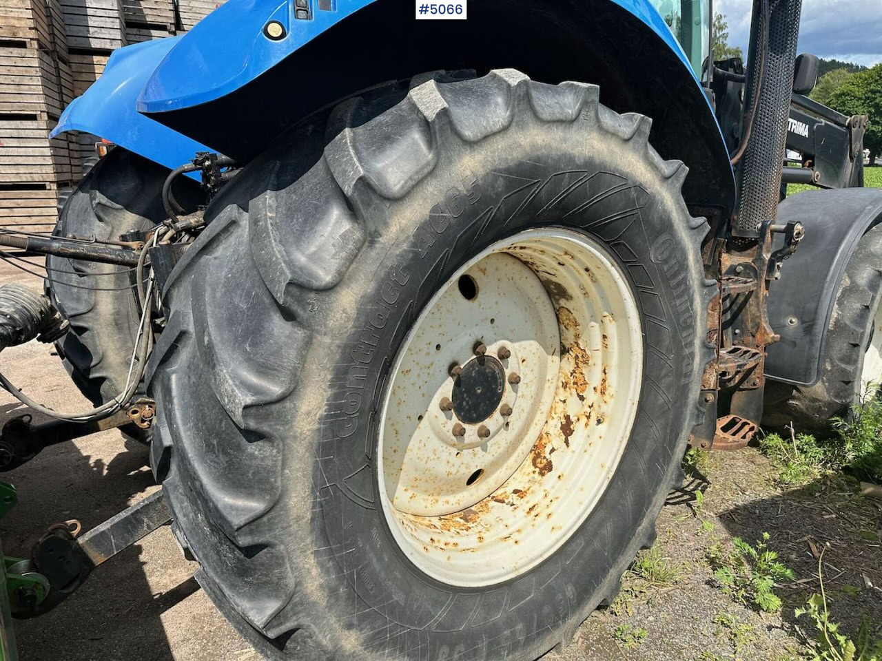 Traktor 2011 New Holland T6080 w/ trima +5.1p: foto 8 Traktor 2011 New Holland T6080 w/ trima +5.1p: foto 8