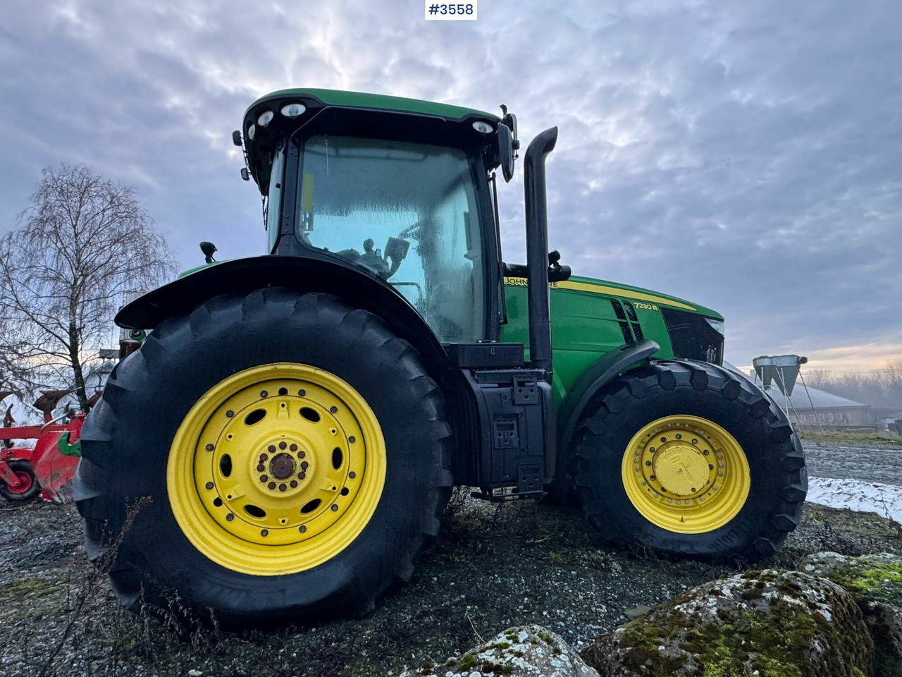 2012 John Deere 7230R w/ GPS and 3 hydraulic outlets! - Traktor: foto 2 2012 John Deere 7230R w/ GPS and 3 hydraulic outlets! - Traktor: foto 2