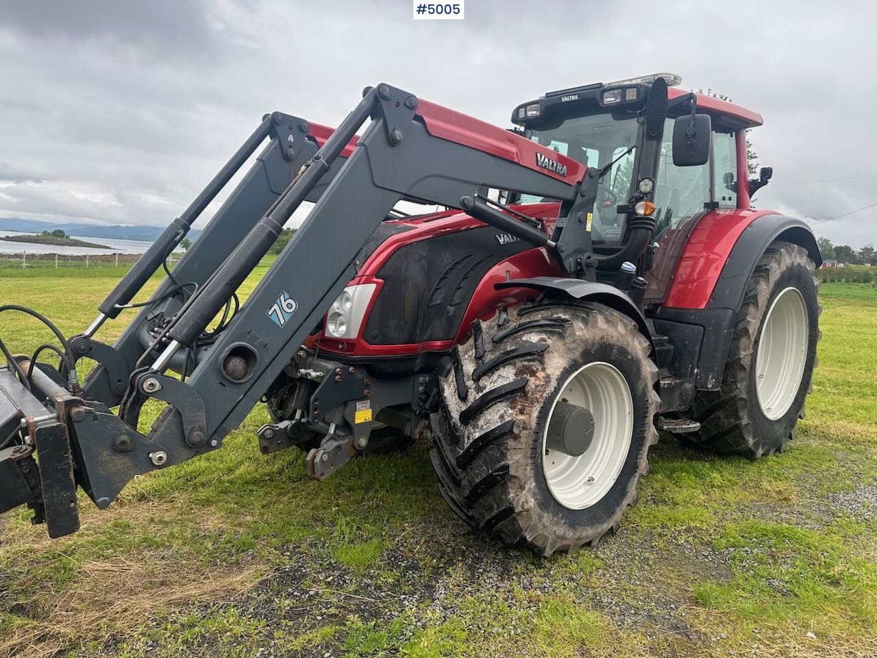 2012 Valtra T213 - Traktor: foto 1 2012 Valtra T213 - Traktor: foto 1