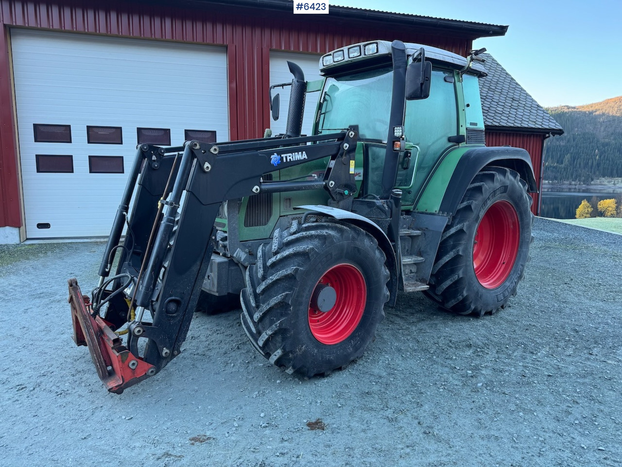 2013 Fendt 412 Vario TMS w/ front loader and plow plate. New engine! - Traktor: foto 2 2013 Fendt 412 Vario TMS w/ front loader and plow plate. New engine! - Traktor: foto 2
