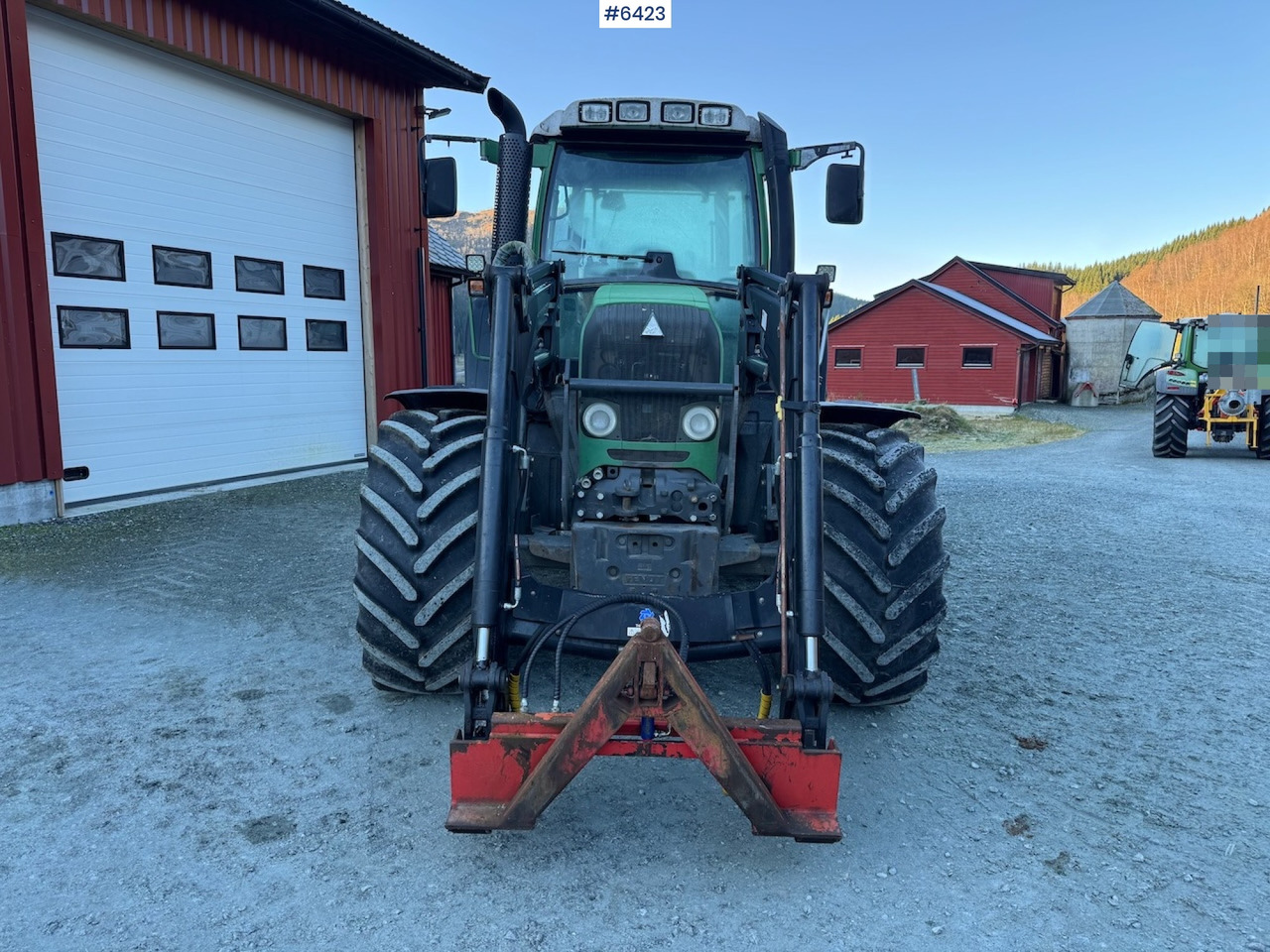 2013 Fendt 412 Vario TMS w/ front loader and plow plate. New engine! - Traktor: foto 3 2013 Fendt 412 Vario TMS w/ front loader and plow plate. New engine! - Traktor: foto 3