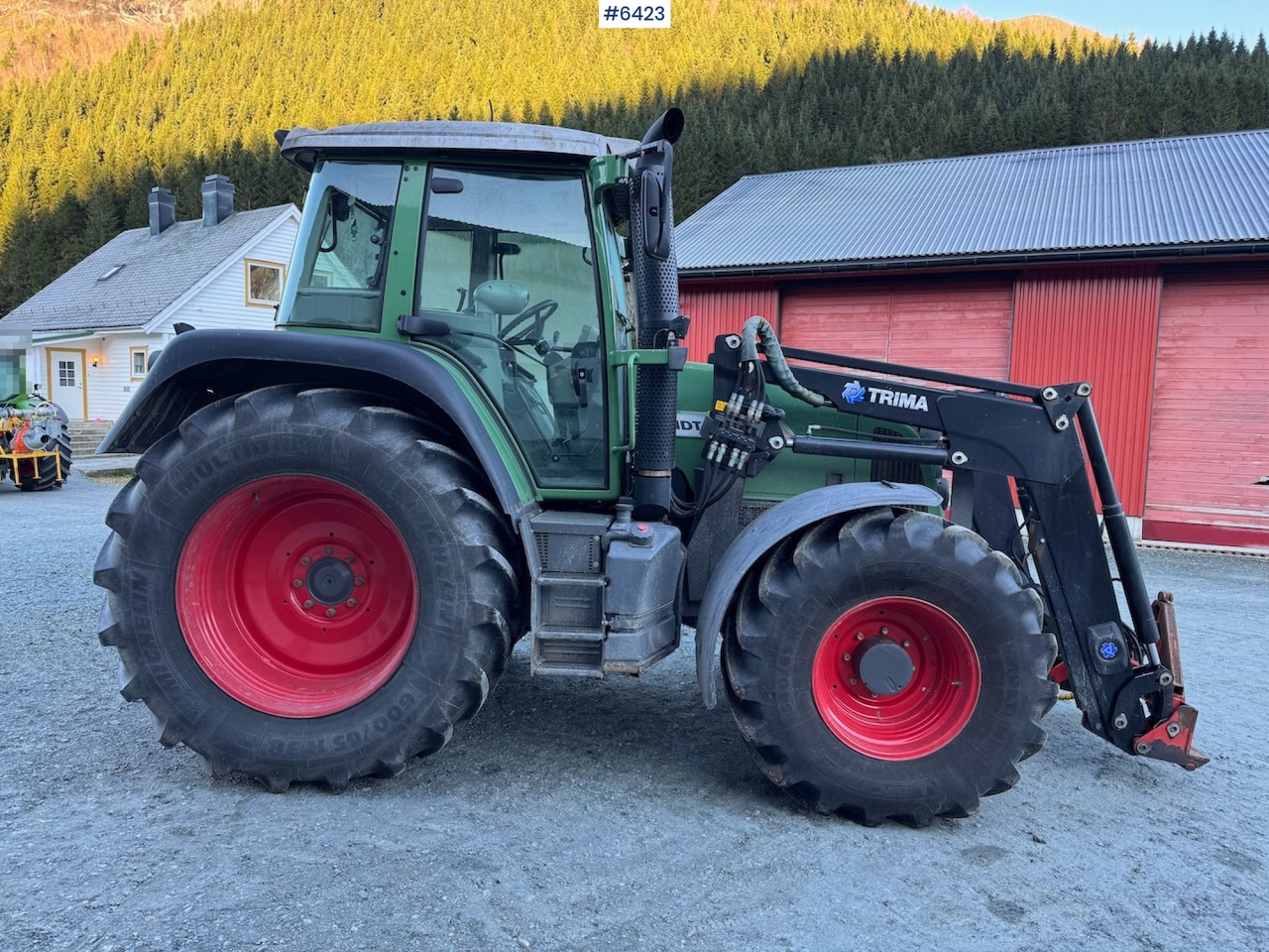 2013 Fendt 412 Vario TMS w/ front loader and plow plate. New engine! - Traktor: foto 5 2013 Fendt 412 Vario TMS w/ front loader and plow plate. New engine! - Traktor: foto 5