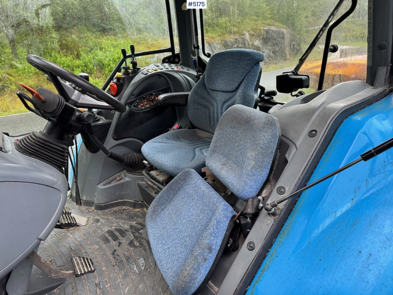 Traktor 2013 Landini Powermondial 120 w/front loader and some equipment. Low hours!: foto 6 Traktor 2013 Landini Powermondial 120 w/front loader and some equipment. Low hours!: foto 6