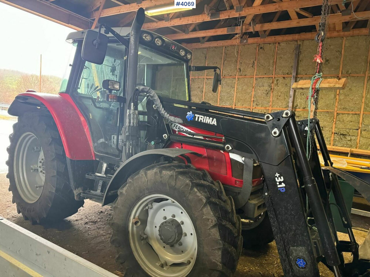 2013 Massey Ferguson 5455 w/ front loader, 2 buckets, pallet forks and blades. 1020 hours! - Traktor: foto 2 2013 Massey Ferguson 5455 w/ front loader, 2 buckets, pallet forks and blades. 1020 hours! - Traktor: foto 2