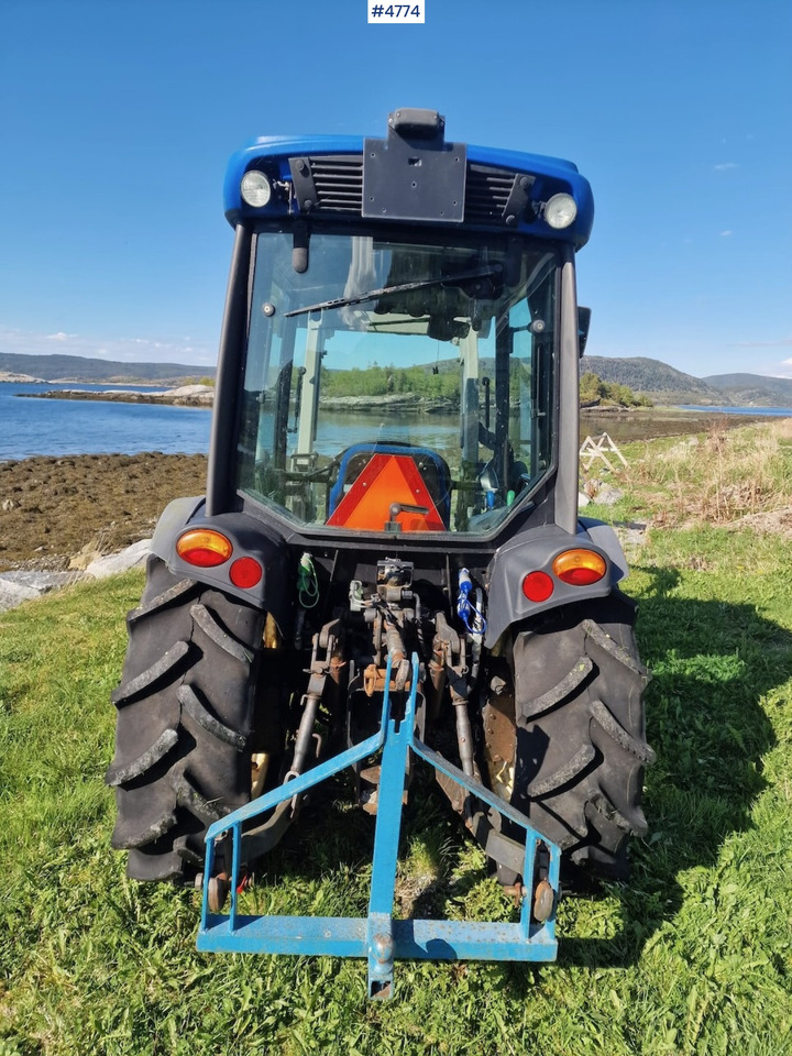 2013 New Holland T3020 w/ front loader, bucket & blade - Traktor: foto 4 2013 New Holland T3020 w/ front loader, bucket & blade - Traktor: foto 4