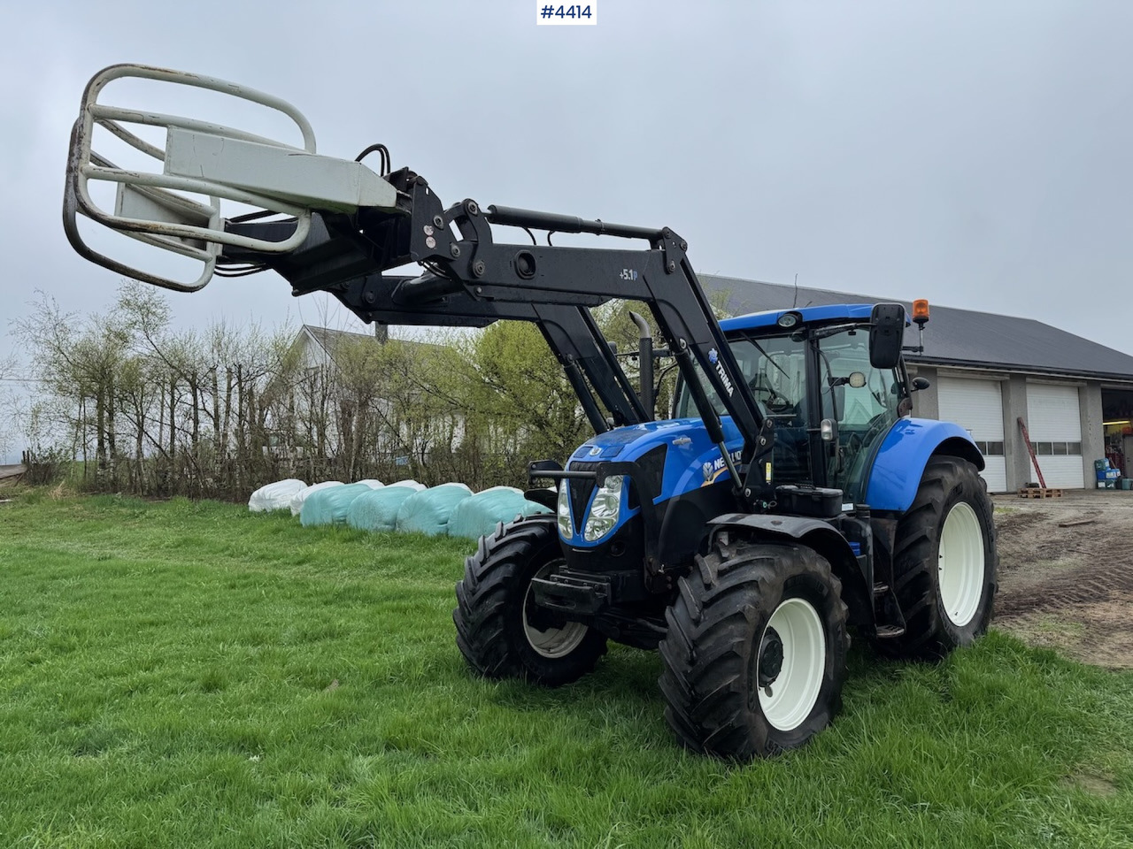 2015 New Holland T7.185 Auto Command w/Front Loader - Traktor: foto 4 2015 New Holland T7.185 Auto Command w/Front Loader - Traktor: foto 4
