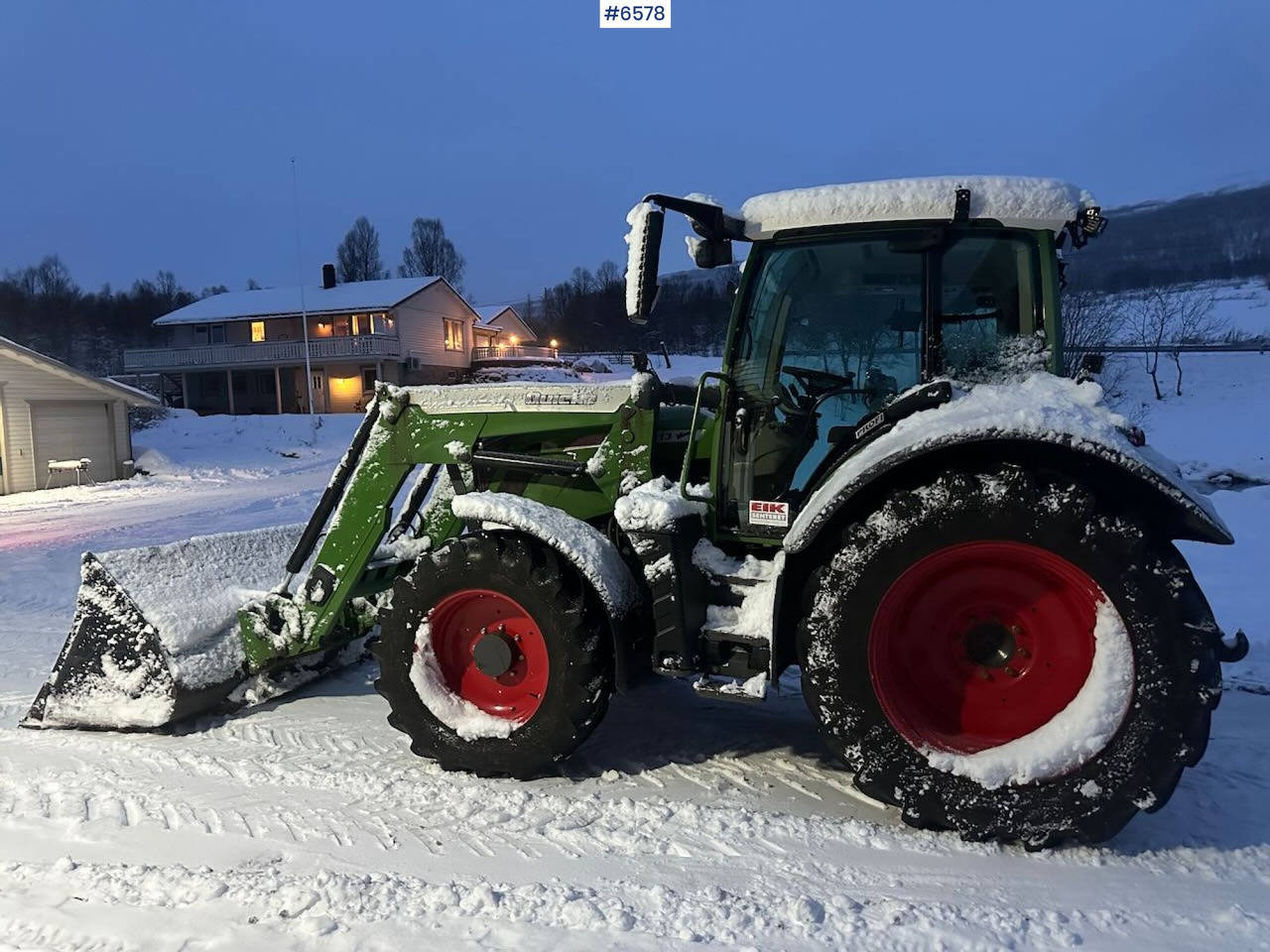 2016 Fendt 313S4 4x4 tractor w/ front loader. - Traktor: foto 3 2016 Fendt 313S4 4x4 tractor w/ front loader. - Traktor: foto 3
