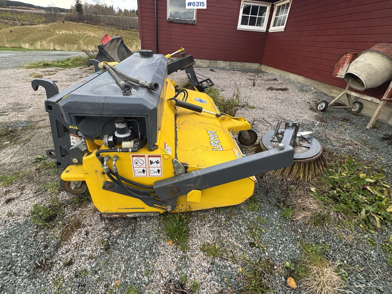 2016 VAMA 2000 Sweeping broom w/ side broom - Fshesë: foto 5 2016 VAMA 2000 Sweeping broom w/ side broom - Fshesë: foto 5