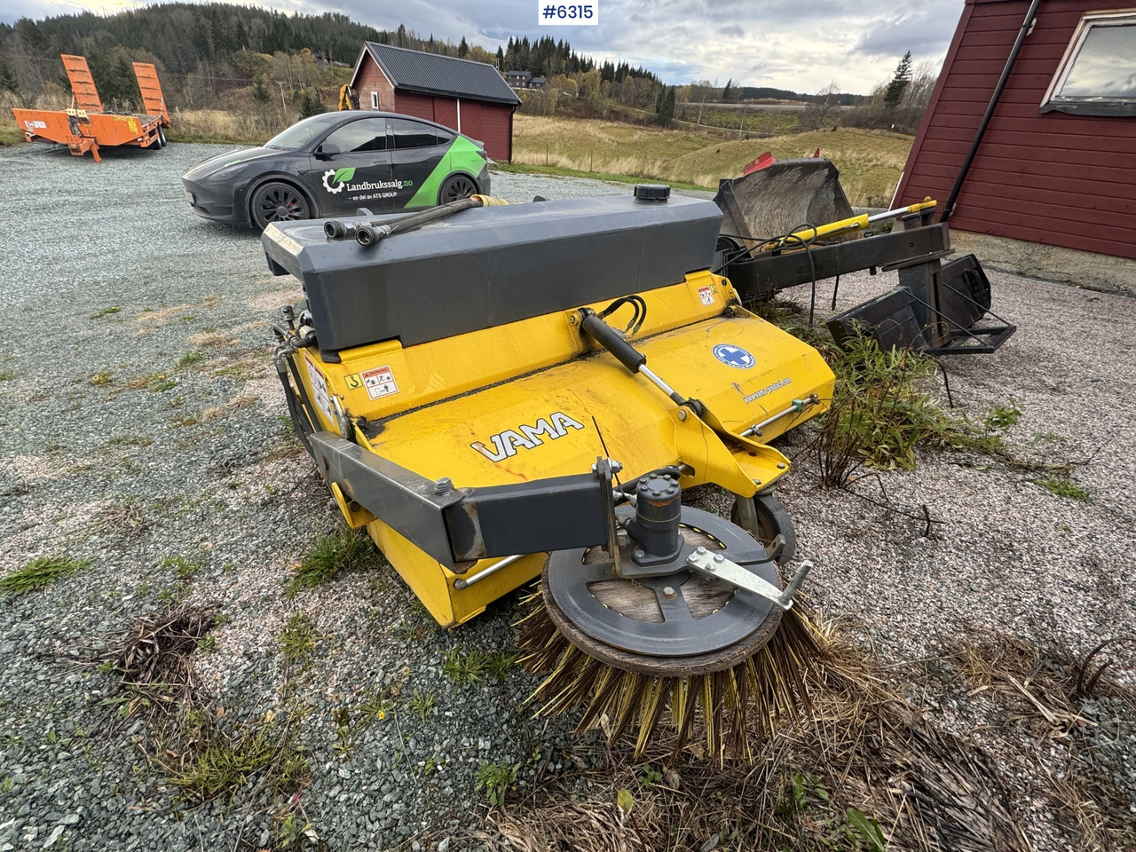 2016 VAMA 2000 Sweeping broom w/ side broom - Fshesë: foto 4 2016 VAMA 2000 Sweeping broom w/ side broom - Fshesë: foto 4