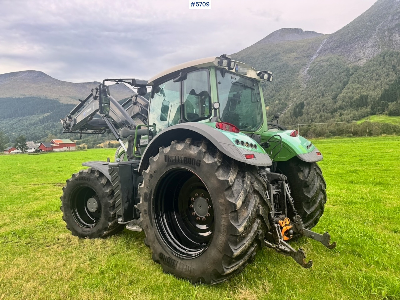 2017 Fendt 724 Vario w/ GPS, Front PTO, Loader and hydraulics. - Traktor: foto 5 2017 Fendt 724 Vario w/ GPS, Front PTO, Loader and hydraulics. - Traktor: foto 5