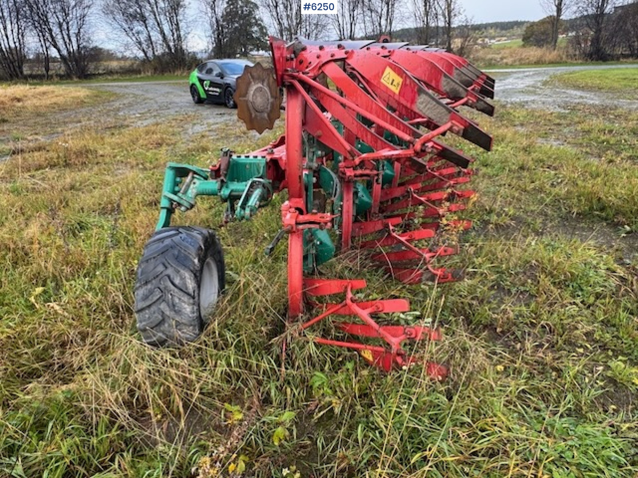 2017 Kverneland EG 5-coil reversible plow w/ new coulters and extra equipment! - Pajisje për lirimin e tokës: foto 5 2017 Kverneland EG 5-coil reversible plow w/ new coulters and extra equipment! - Pajisje për lirimin e tokës: foto 5