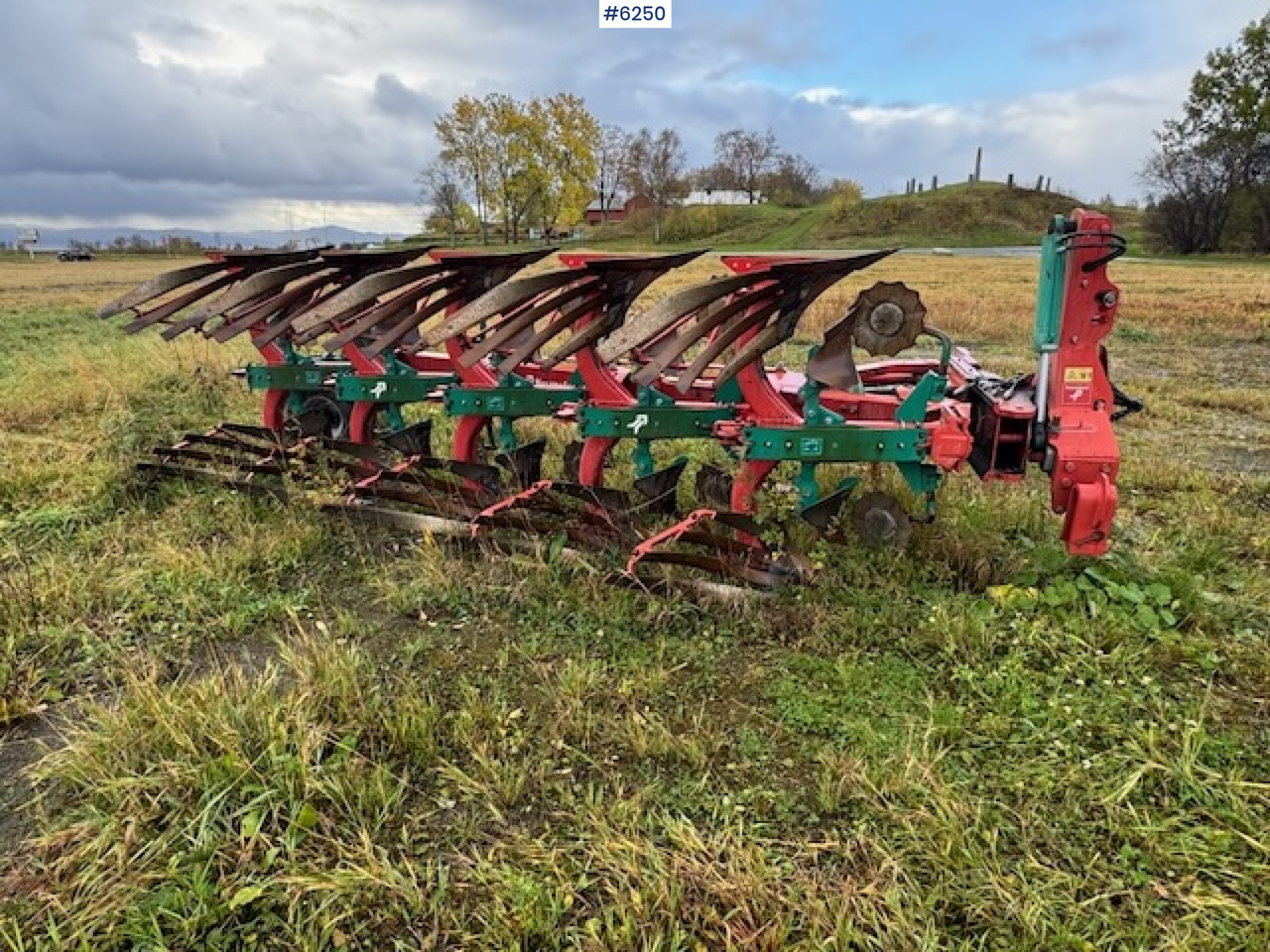 2017 Kverneland EG 5-coil reversible plow w/ new coulters and extra equipment! - Pajisje për lirimin e tokës: foto 2 2017 Kverneland EG 5-coil reversible plow w/ new coulters and extra equipment! - Pajisje për lirimin e tokës: foto 2