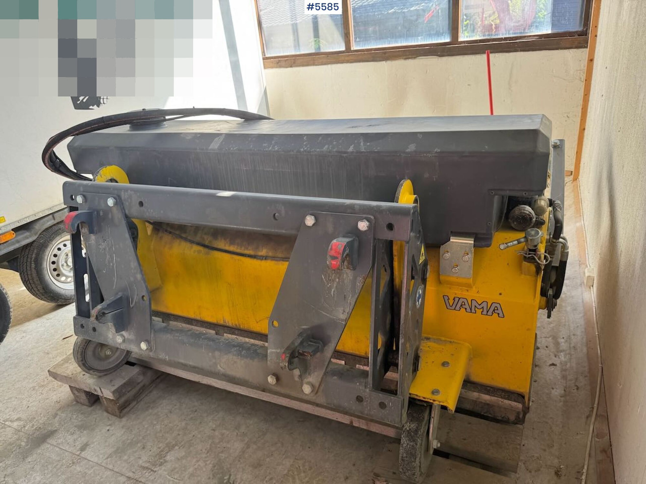 2019 Vama EHK A 2000 sweeper with collector - Fshesë: foto 4 2019 Vama EHK A 2000 sweeper with collector - Fshesë: foto 4