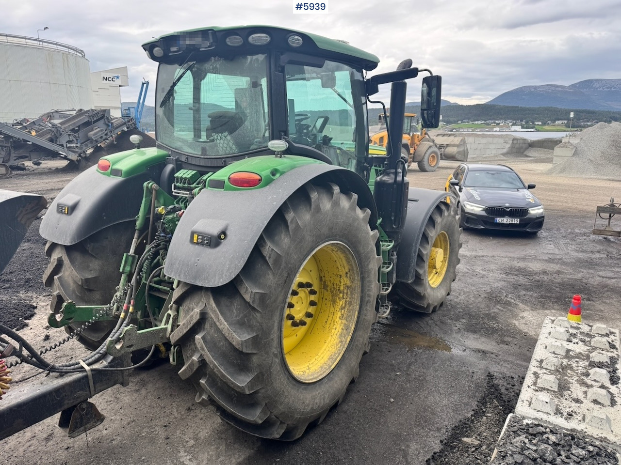 2020 John Deere 6215R w/ Front PTO and hydraulics. 2 sets of tires. - Traktor: foto 5 2020 John Deere 6215R w/ Front PTO and hydraulics. 2 sets of tires. - Traktor: foto 5