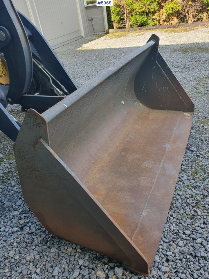 2020 PowerTrack L36 - Fadrom me goma: foto 3 2020 PowerTrack L36 - Fadrom me goma: foto 3