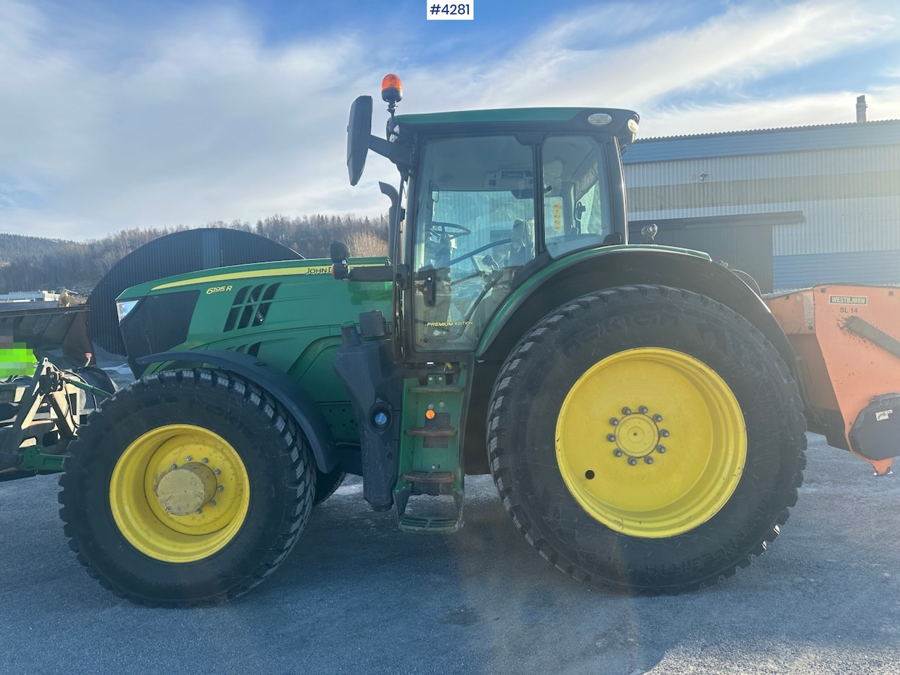 2021 John Deere 6195R 4x4 Tractor with summer and winter tires - Traktor: foto 1 2021 John Deere 6195R 4x4 Tractor with summer and winter tires - Traktor: foto 1