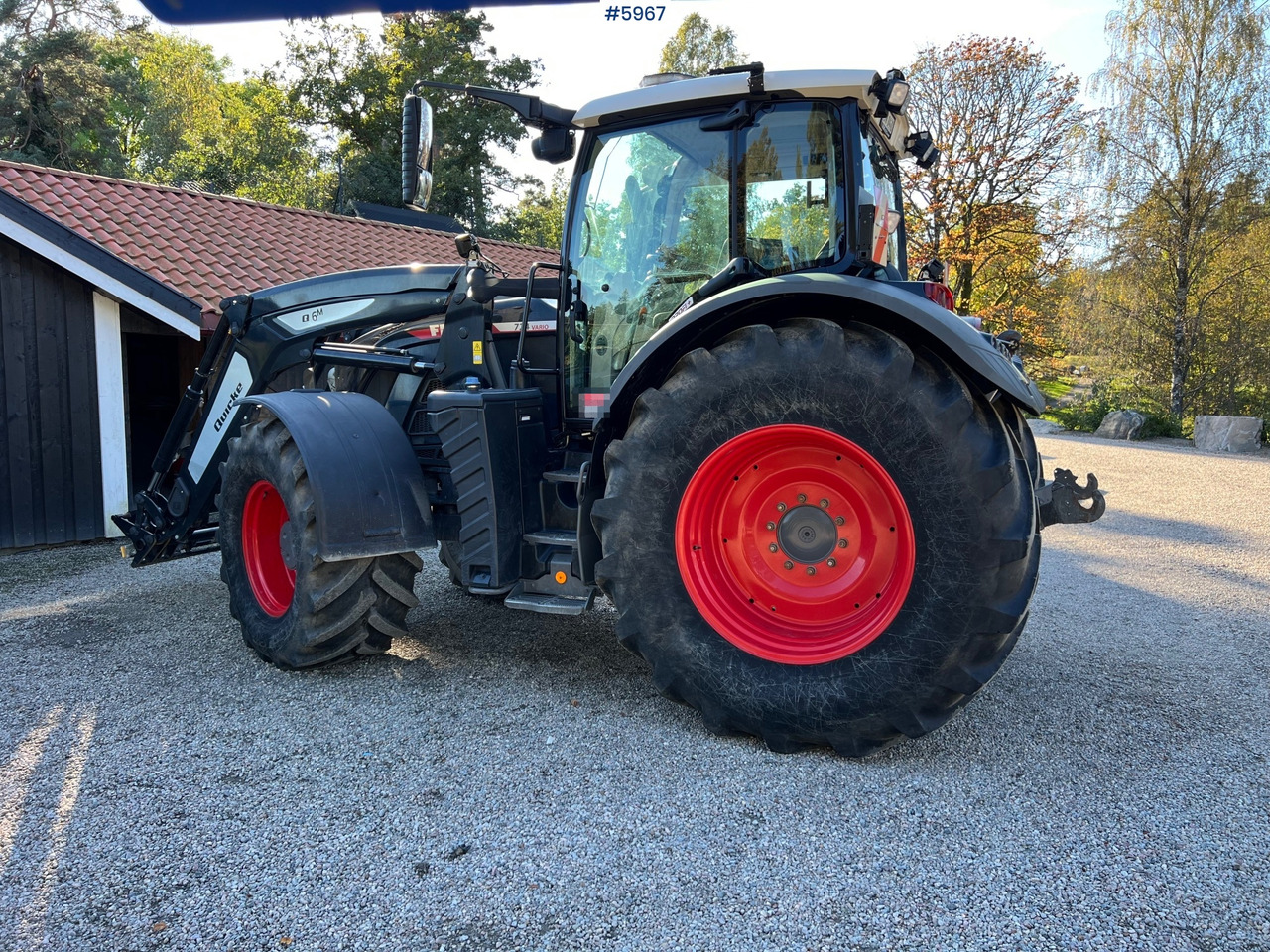 2023 Fendt 724 Vario profi + w/ Front loader and fully equipped - Traktor: foto 2 2023 Fendt 724 Vario profi + w/ Front loader and fully equipped - Traktor: foto 2