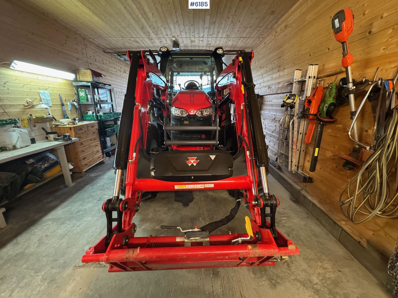 2023 Massey Ferguson 5711M Dyna w/ loader with 3rd function. Only 115 hours! - Traktor: foto 3 2023 Massey Ferguson 5711M Dyna w/ loader with 3rd function. Only 115 hours! - Traktor: foto 3