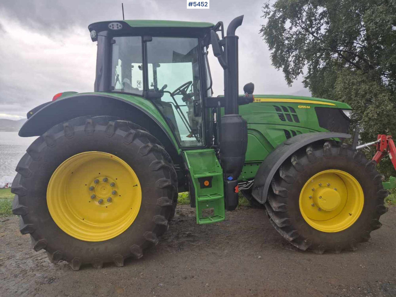 2024 John Deere 6155M w/ front hydraulics & PTO - Traktor: foto 2 2024 John Deere 6155M w/ front hydraulics & PTO - Traktor: foto 2
