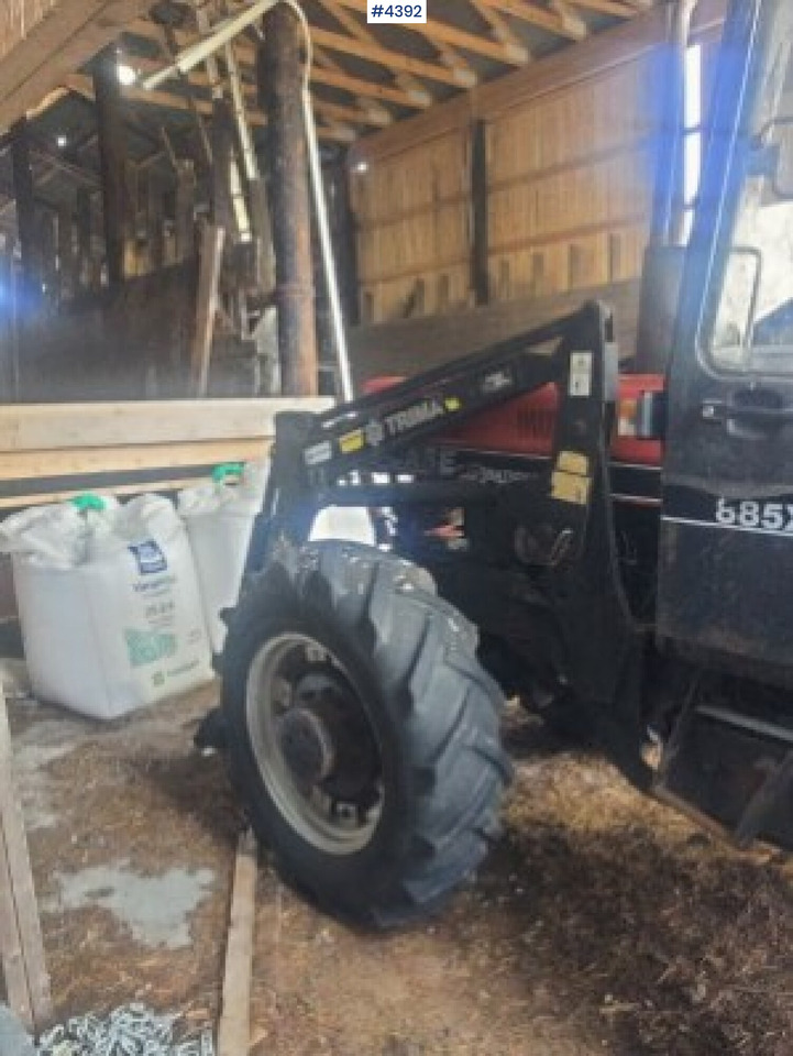 Case International 885XL 4x4 with trima loader - Traktor: foto 4 Case International 885XL 4x4 with trima loader - Traktor: foto 4